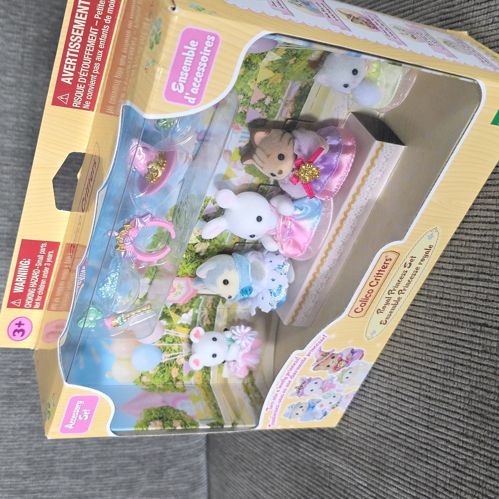 Calico Critters Royal Princess Set, Rare-Hard To Find, New, With Accessories - Picture 12 of 12